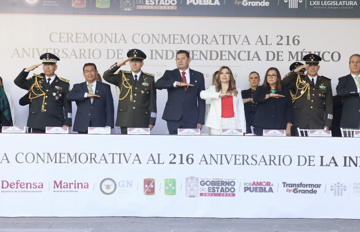 Con libertad , soberanía y unidad, México construye su propio destino